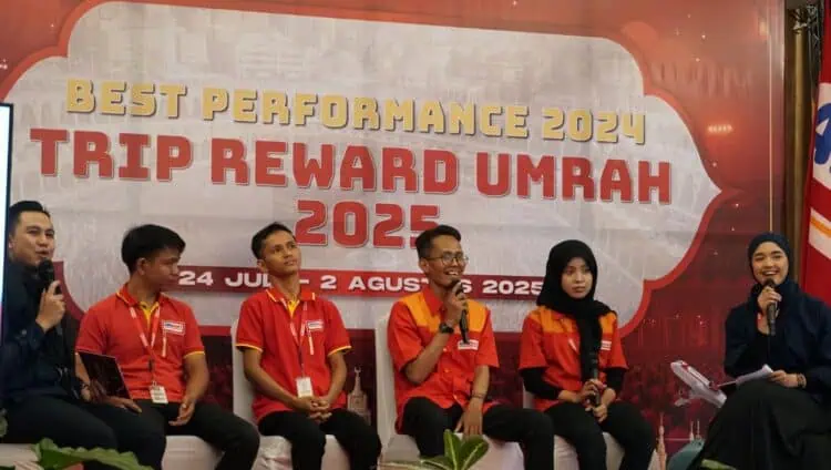 Tekun dan Penuh Semangat, Karyawan Alfamart Ini Diberangkatkan Umroh
