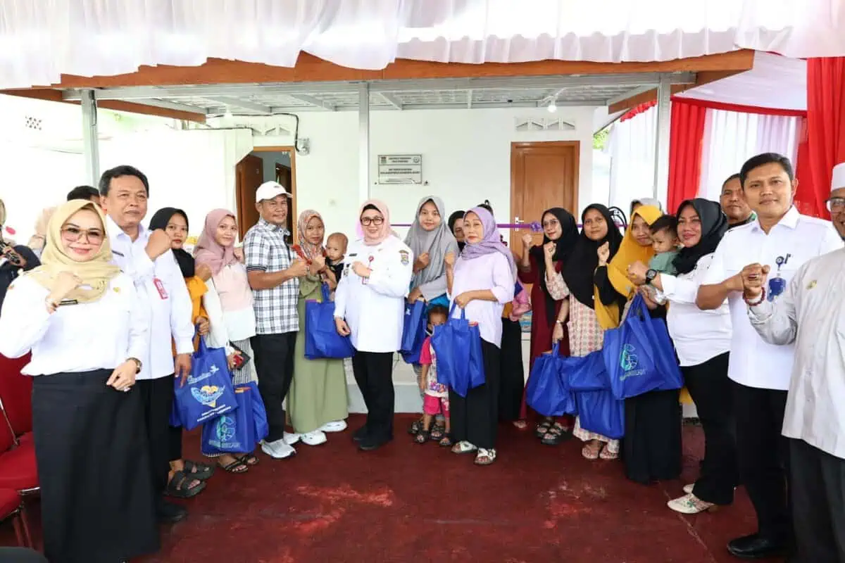 Cegah Stunting, Pemkab Tangerang Resmikan UPI dan Bagikan Ikan Segar ke Ibu Hamil Cegah Stunting, Pemkab Tangerang Resmikan UPI dan Bagikan Ikan Segar ke Ibu Hamil