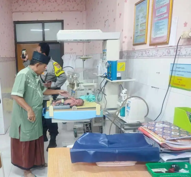 Bayi Perempuan Ditemukan Diteras Rumah Warga di Ciruas Kabupaten Serang