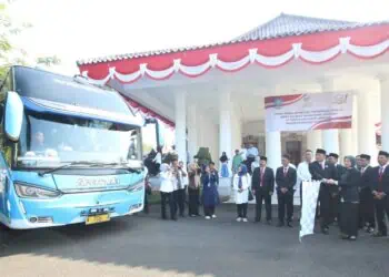 Bupati Zakiyah Lepas 19 Siswa Asal Kabupaten Serang Berangkat ke Sekolah Rakyat Tangsel