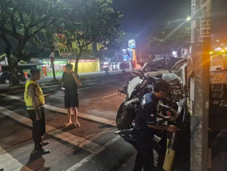 Mobil Tabrak Truk di Jalan Raya Serpong, Pengemudi Tewas