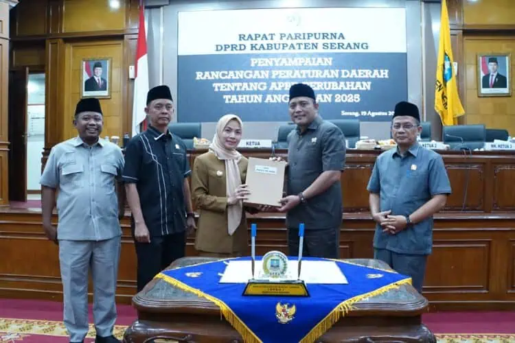 Bupati Serang Sampaikan Raperda Perubahan APBD TA 2025, Belanja Daerah Turun