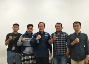 Temui Wartawan Korban Pengeroyokan di Serang, Menteri LH: Kasus Ini Harus Ditangani dengan Cermat