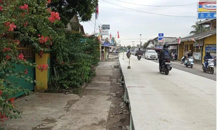 Sisi Jalan Jadi Lebih Rendah, Proyek Pembangunan Jalan di Lebak Dikeluhkan
