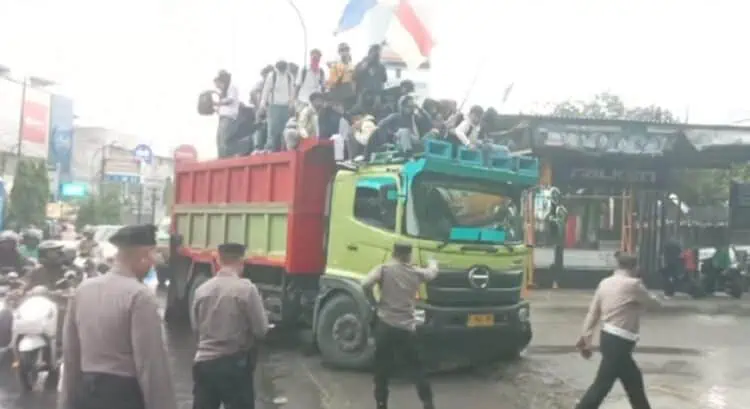 Cegah Pelajar Demo ke Jakarta, Polsek Ciputat Timur Gelar Penyekatan di 13 Titik