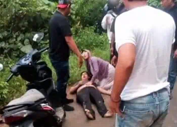 Dampak Galian C Jalan Cirabit Lebak Licin, Pengendara Motor Terjatuh