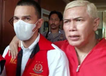 Rambut Cepak, Jonathan Frizzy Jalani Sidang Perdana Penyalahgunaan Obat Keras
