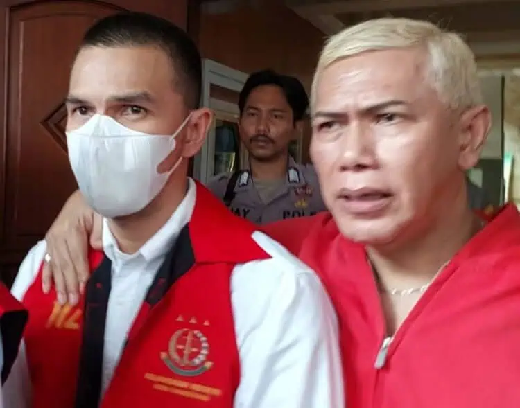 Rambut Cepak, Jonathan Frizzy Jalani Sidang Perdana Penyalahgunaan Obat Keras