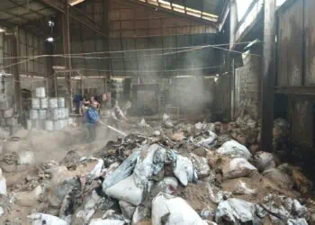 Gudang Limbah Kampas Rem di Sepatan Timur Terbakar