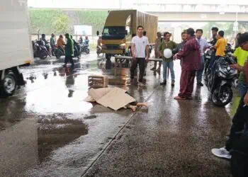 Masih Berseragam Sekolah, Pengendara Motor Terlindas Truk di Batuceper