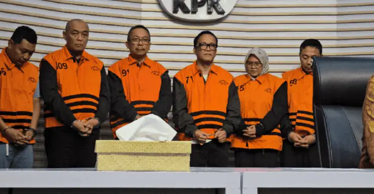 Eks Wamenaker Minta Uang untuk Renovasi Rumah, Diberi Rp 3 Miliar