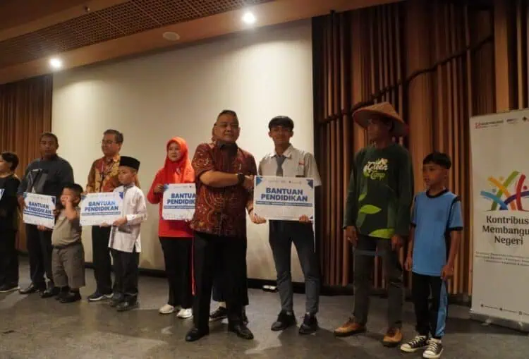 Sinar Mas Land Salurkan Bantuan Pendidikan Rp300 Juta, Ada 306 penerima manfaat