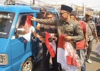 FPK Lebak Bagikan Bendera Merah Putih Gratis