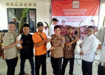 KMP Parung Kujang Lebak Terima 2.000 Batang Bibit Pisang