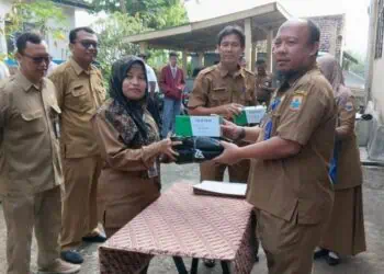 Distan Lebak Bekali Penyuluh dengan Alat Ukur pH Tanah