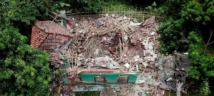 Puluhan Rumah dan Fasum Rusak Akibat Gempa M 4,9