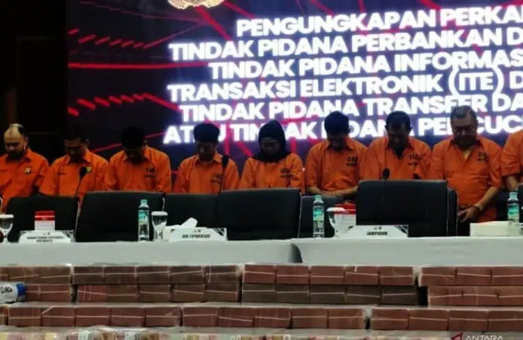 “Satgas Perampasan Aset” Bobol Rp204 Miliar Dalam 17 Menit