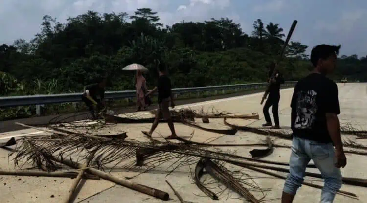 PT Wika Serpan Bantah Ingkar Janji Soal Jalan Rusak di Cileles