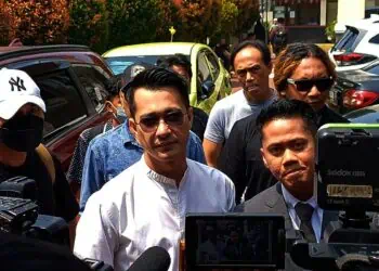 Jalani Sidang Cerai Perdana, Eza Gionino dan Istri Bertemu
