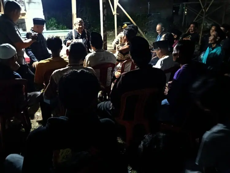 Kapolres Serang Ngariung Bersama Masyarakat di Pos Kamling