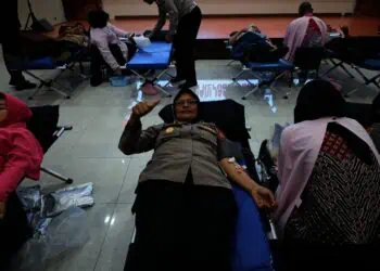 Sambut HUT ke-77, Polwan Polda Banten Gelar Donor Darah