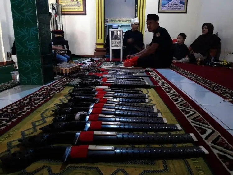 Padepokan Godam Denok Ulas 2500 Golok Ciomas