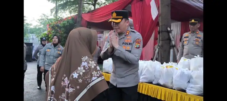 Polres Tangsel Gelar Baksos, Bagikan 550 Paket Sembako Gratis