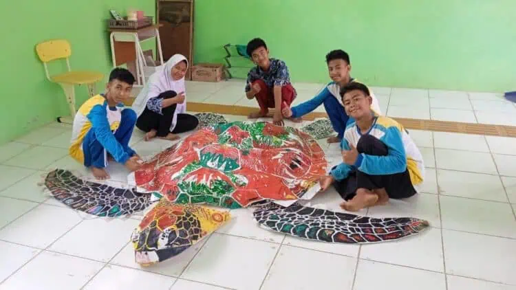 Menggugah Kesadaran Bahaya Sampah, Aneka Karya Anak Berkebutuhan Khusus Dipamerkan di Teluk Pandeglang