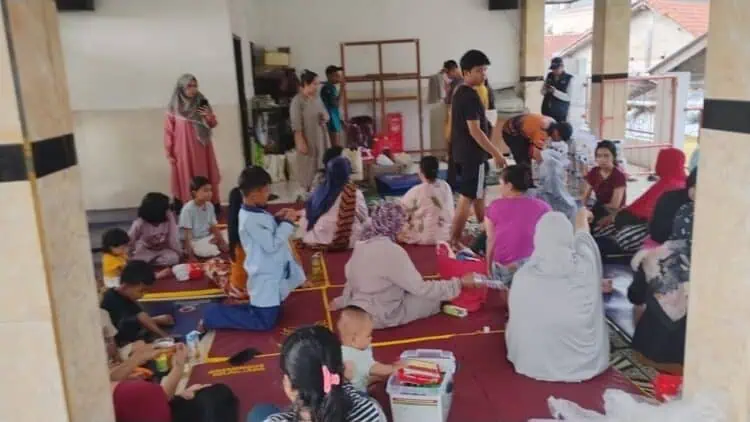 52 Warga Mengungsi ke Masjid Akibat Ledakan di Pamulang