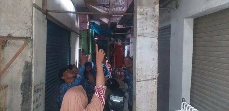 Pasar Cikande Kabupaten Serang Dikeluhkan Pedagang