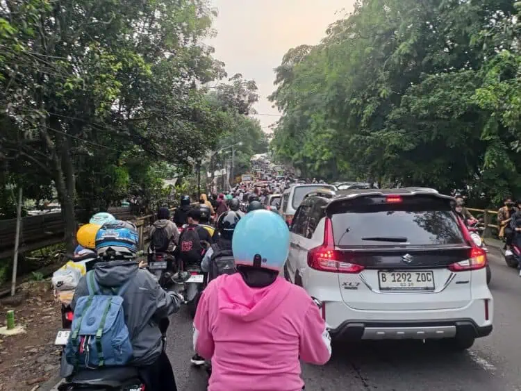 Warga Tangsel Keluhkan Macet Horor di Jalan Raya Puspiptek Setiap Pagi