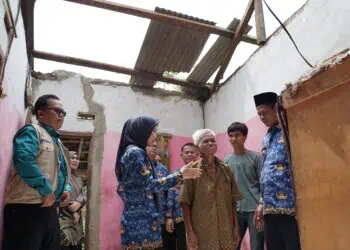 Tengok Korban Puting Beliung, Bupati Zakiyah Janji Bantu Sesuai Kewenangannya