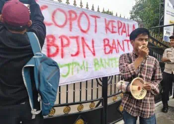 Pembangunan Jembatan Cisata Pandeglang Dinilai Bermasalah, Mahasiswa dan Aktivis Demo BPJN Banten
