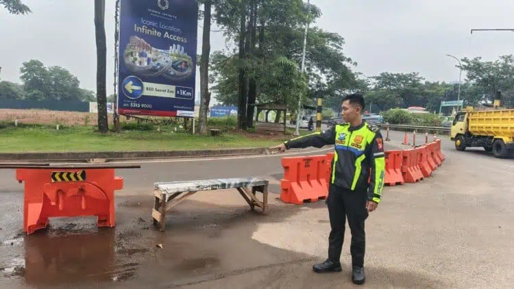 Mobil Tabrak Barrier Hingga Tewaskan Pemotor di Pagedangan, Sopir Masih Berusia 15 Tahun