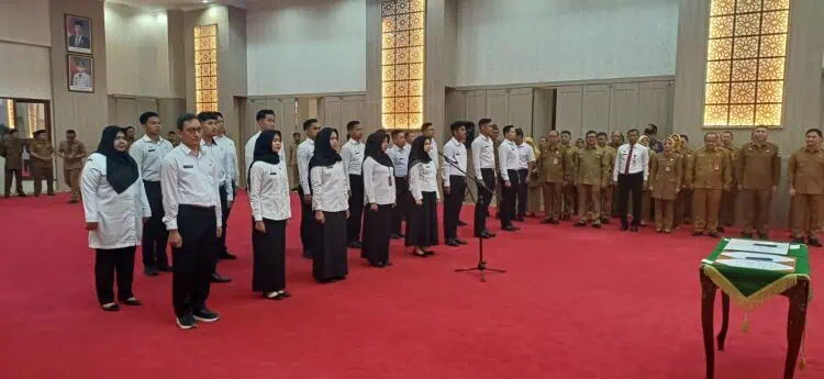 Ketersediaan Dokter Spesialis Minim, Andra Lantik 24 Pejabat Fungsional dan Dokter Spesialis