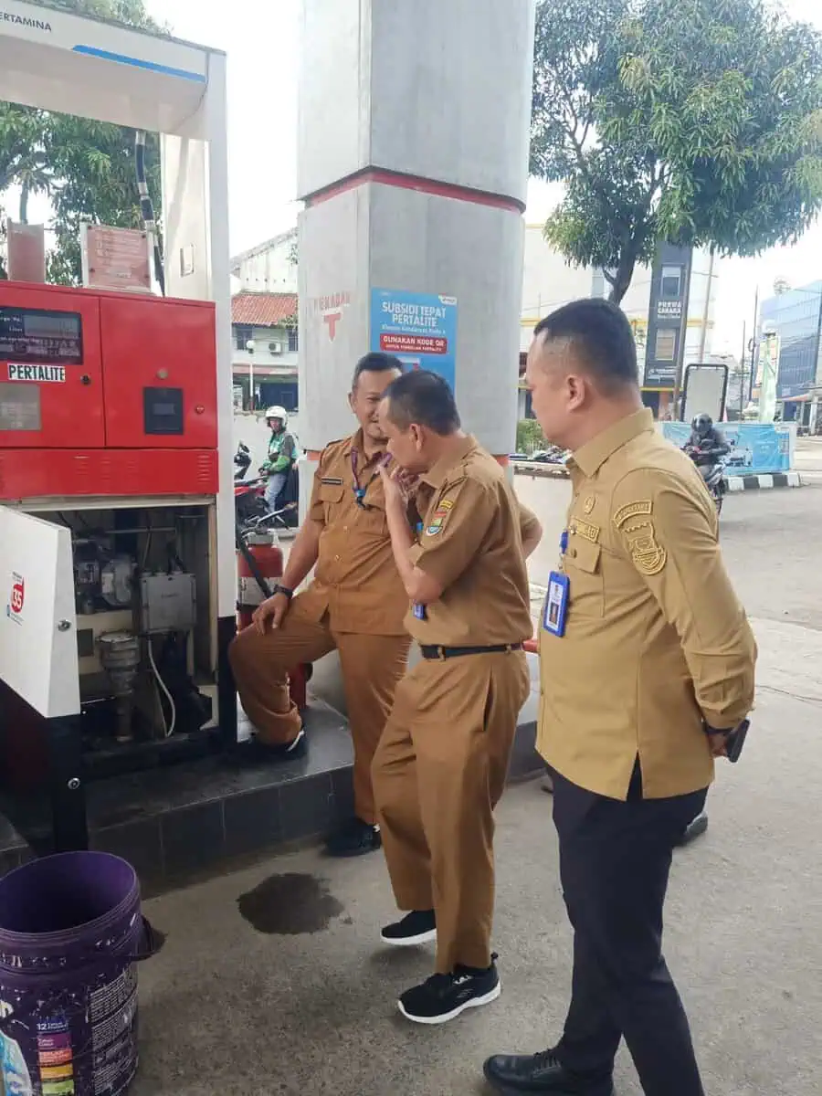 Disperindag Kabupaten Tangerang Lakukan Tera Ulang SPBU 34-15805 Harkit Jalan Borobudur Disperindag Kabupaten Tangerang Lakukan Tera Ulang SPBU 34-15805 Harkit Jalan Borobudur