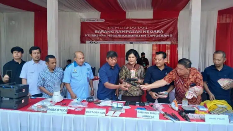 Kejari Kabupaten Tangerang Musnahkan Uang Palsu dan Narkoba