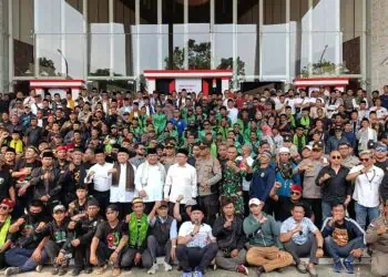 Geruduk Kantor DPRD, Massa Tegaskan Komitmen Lindungi Tangsel