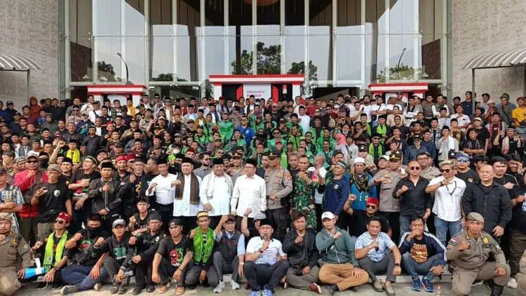 Geruduk Kantor DPRD, Massa Tegaskan Komitmen Lindungi Tangsel