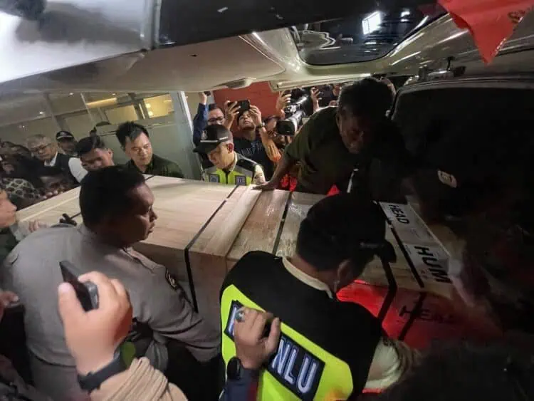 Jenazah Diplomat Zetro Leonardo Purba yang Tewas Ditembak Tiba di Tanah Air