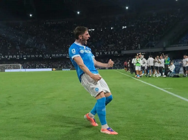 Napoli Masih Sempurna di Serie A