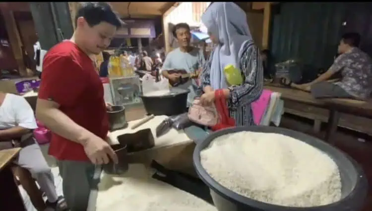 Harga Beras Premium Susah Dijangkau, Warga di Lebak Pilih Beras Medium