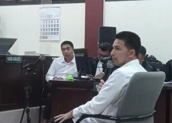 Jonathan Frizzy Dicecar Hakim Prihal Alasan Impor Vape Berisi Etomidate