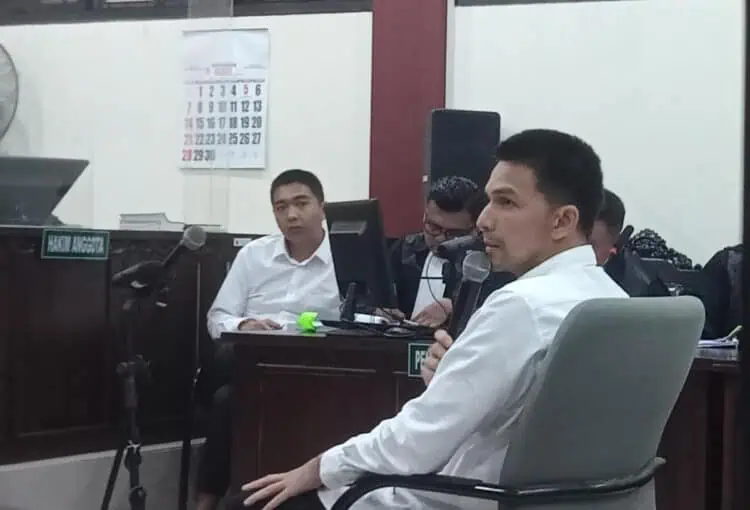 Jonathan Frizzy Dicecar Hakim Prihal Alasan Impor Vape Berisi Etomidate