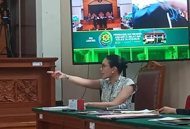 Nikita Mirzani Cekcok dengan Jaksa di Persidangan