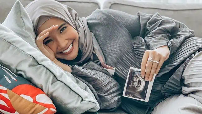 Selamat! Zaskia Sungkar Umumkan Kehamilan Anak Kedua