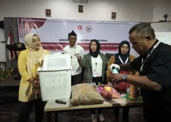 Ade Rosi Ajak Warga Ubah Sampah Organik Jadi Untung