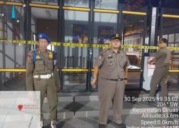 Tetap Beroperasi Meski Dilarang, Petugas Satpol PP Kabupaten Serang Akhirnya Segel Mie Gacoan