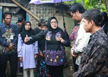 Wabup Intan Tinjau RTLH di Desa Patrasana Kresek