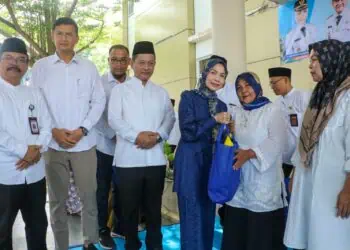 Menjelang Hari Jadi Kabupaten Serang, Bupati Zakiyah Salurkan Ratusan Paket Sembako